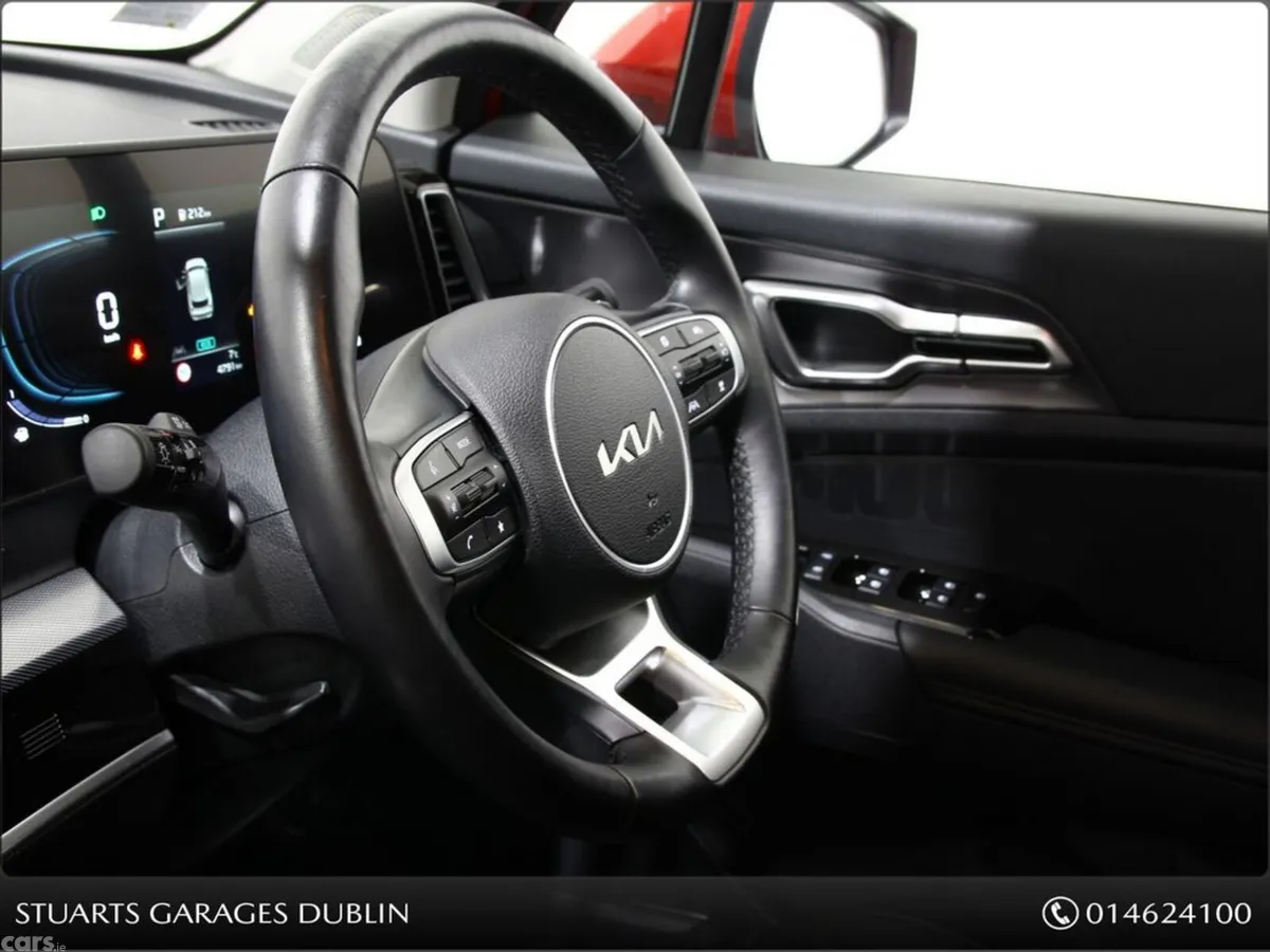 Kia Sportage MPV, Petrol Plug-in Hybrid, 2023, Red