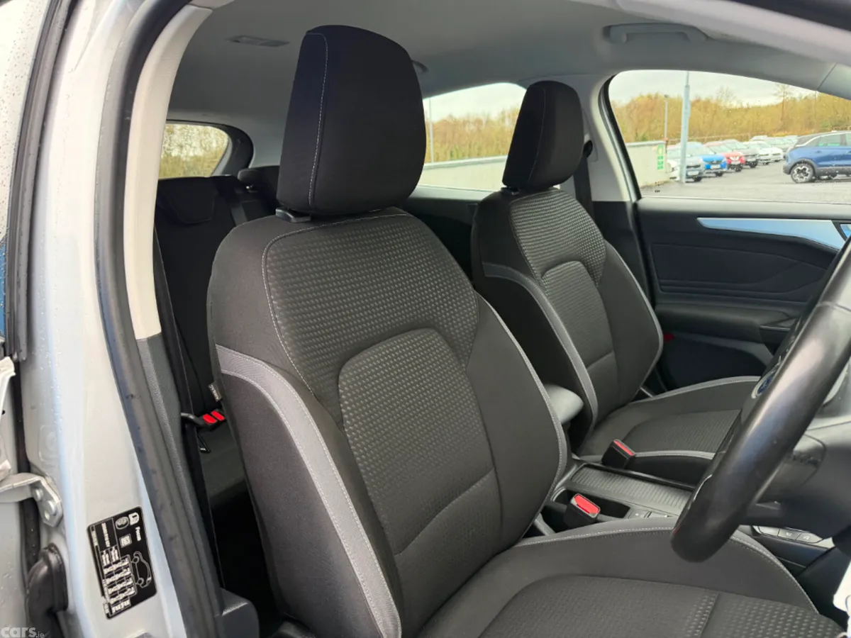 Ford Focus Hatchback, Diesel, 2022, Silver