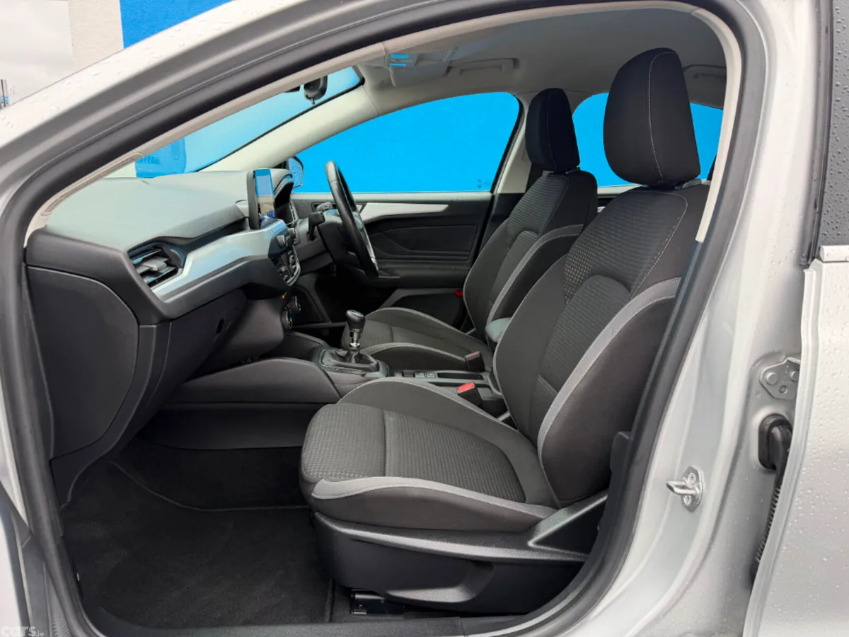 Ford Focus Hatchback, Diesel, 2022, Silver