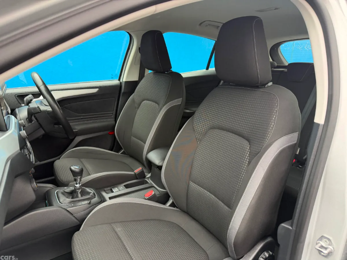 Ford Focus Hatchback, Diesel, 2022, Silver