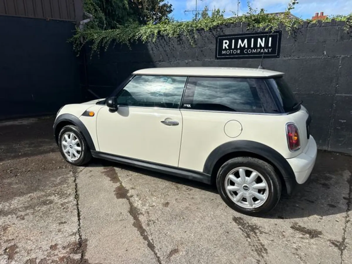 Mini Cooper Hatchback, Petrol, 2010, White