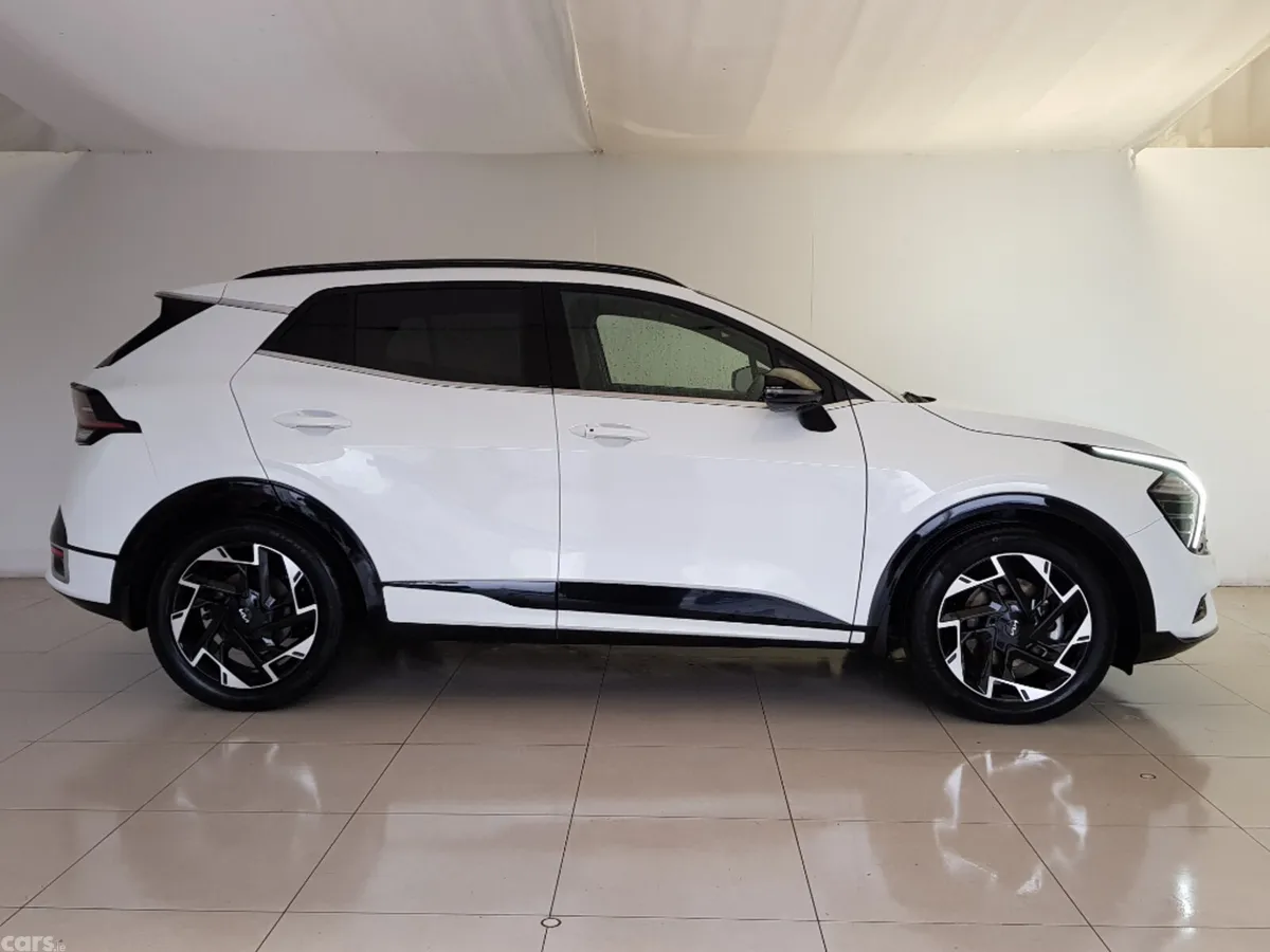Kia Sportage MPV, Diesel Hybrid, 2025, White