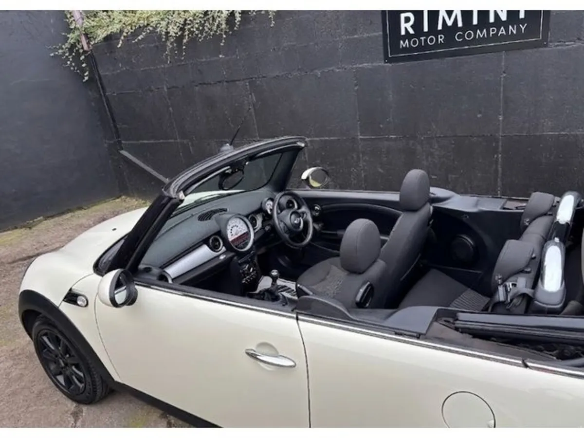 Mini Cooper Convertible, Petrol, 2013, White