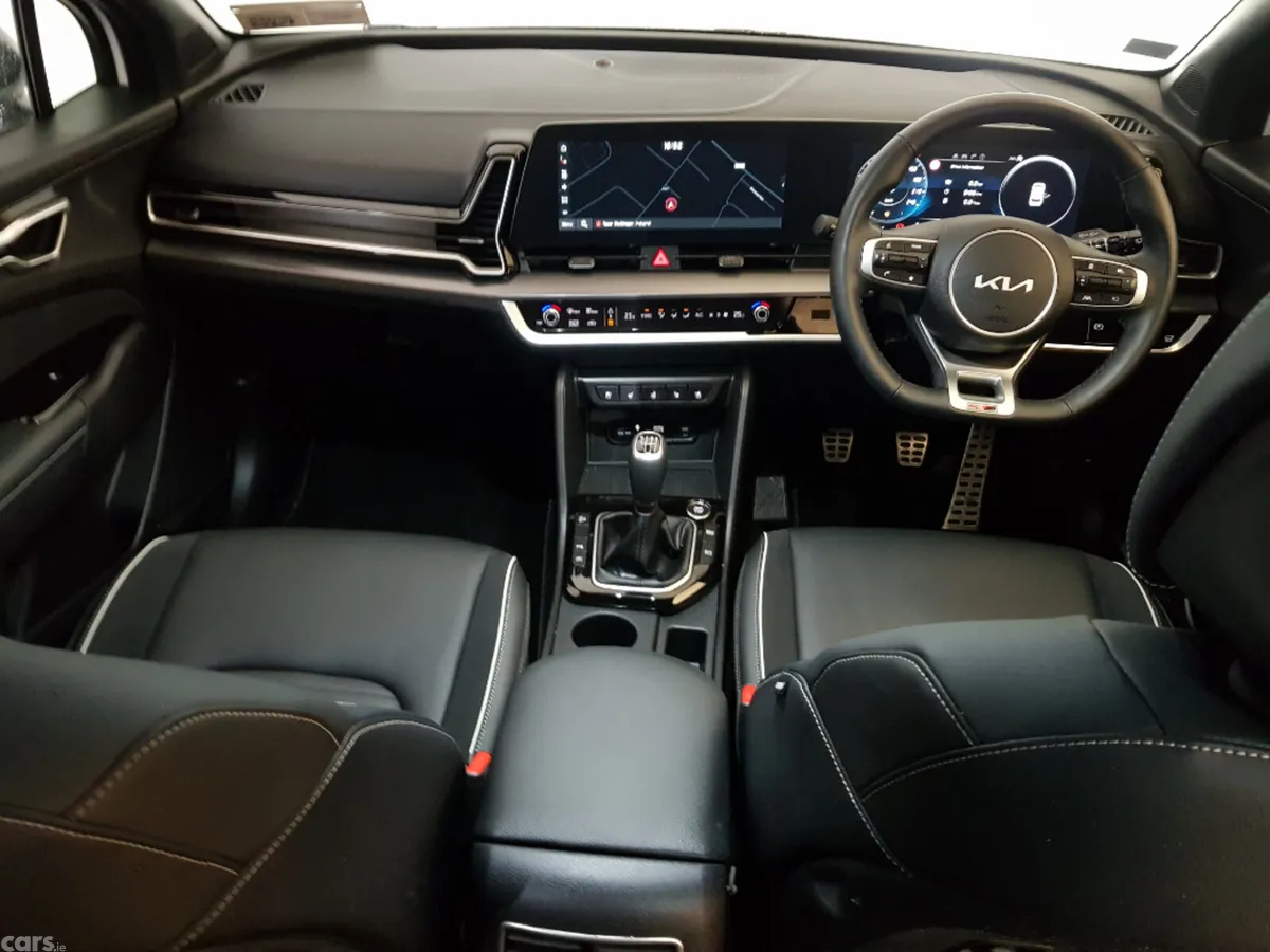 Kia Sportage MPV, Diesel Hybrid, 2025, White