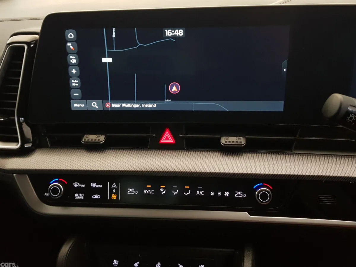 Kia Sportage MPV, Diesel Hybrid, 2025, White