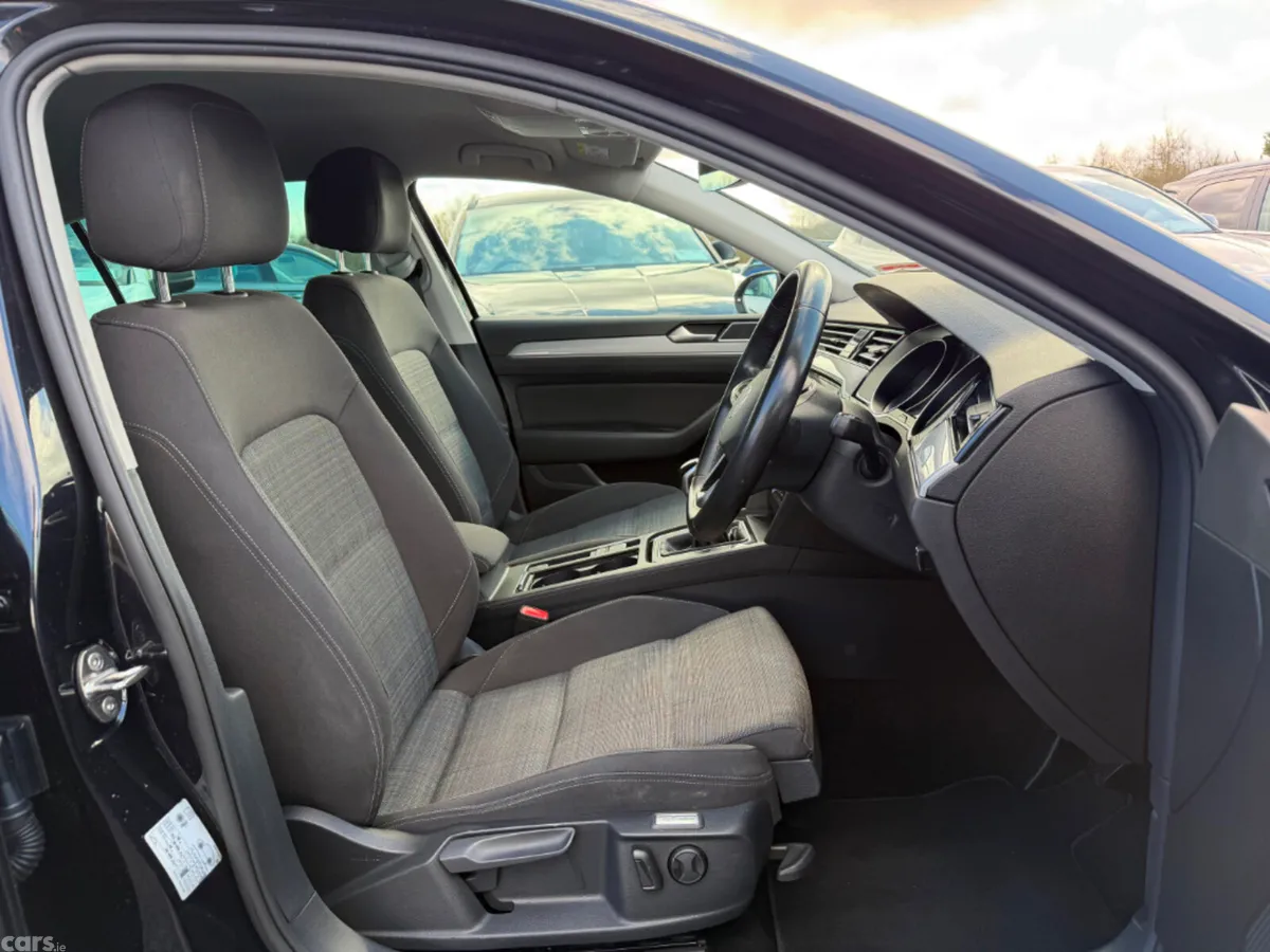 Volkswagen Passat Saloon, Diesel, 2022, Black