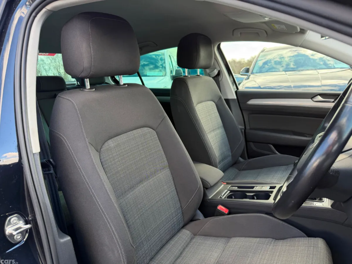 Volkswagen Passat Saloon, Diesel, 2022, Black