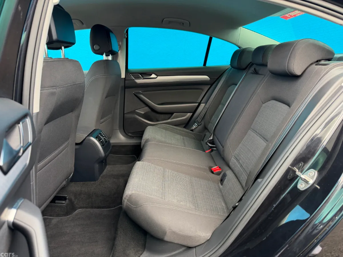 Volkswagen Passat Saloon, Diesel, 2022, Black
