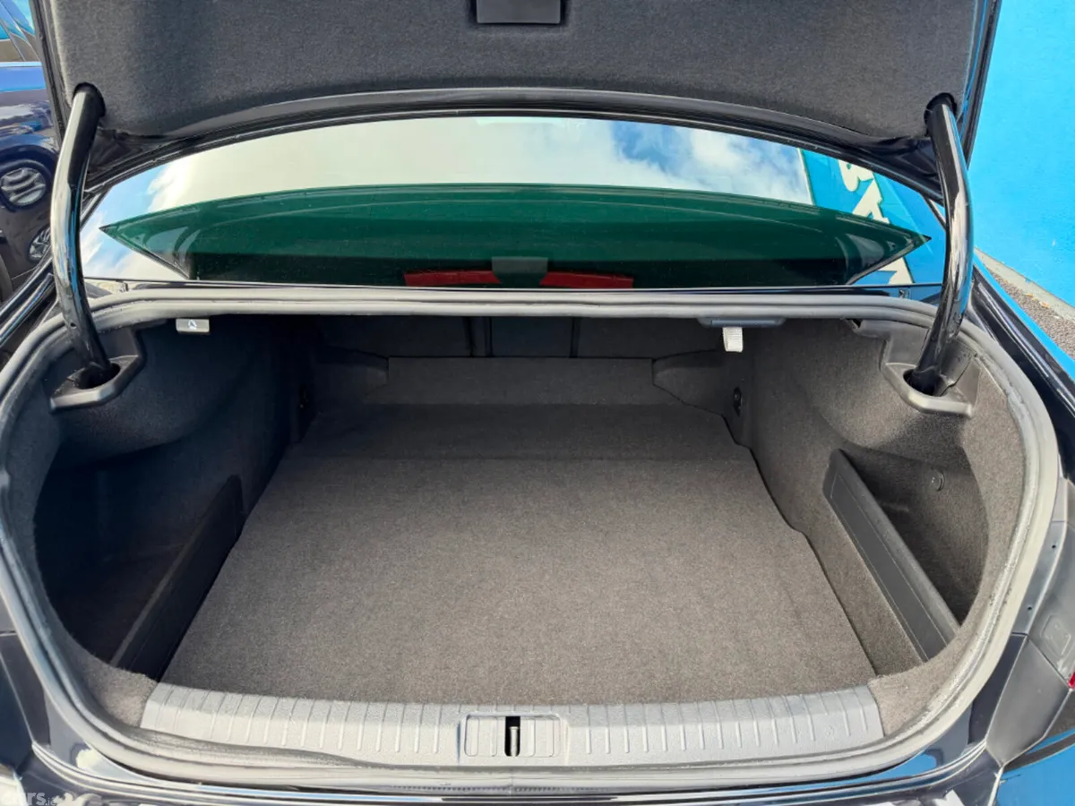 Volkswagen Passat Saloon, Diesel, 2022, Black