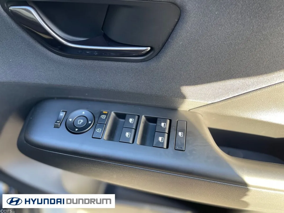 Hyundai KONA MPV, Petrol, 2025, Black