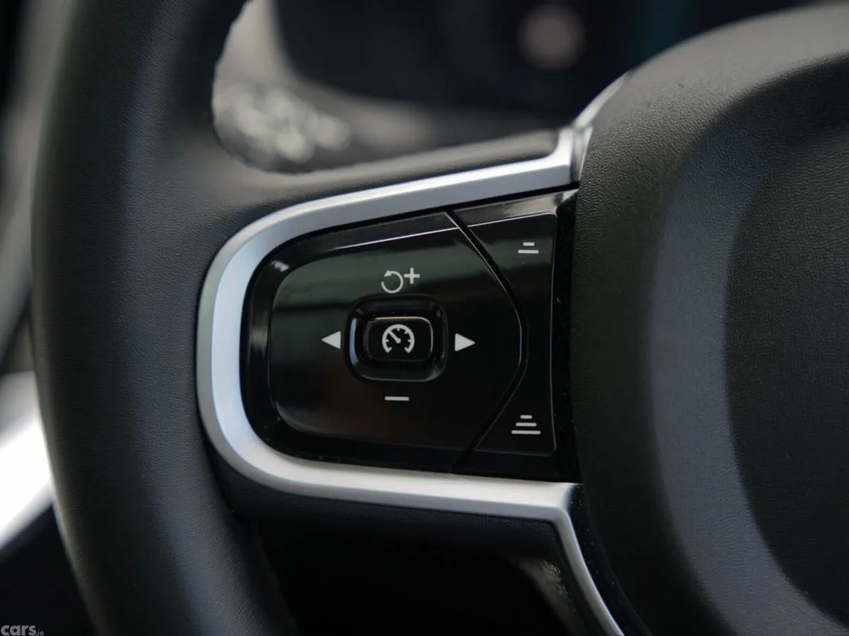 Volvo XC90 SUV, Petrol Plug-in Hybrid, 2025, Silver
