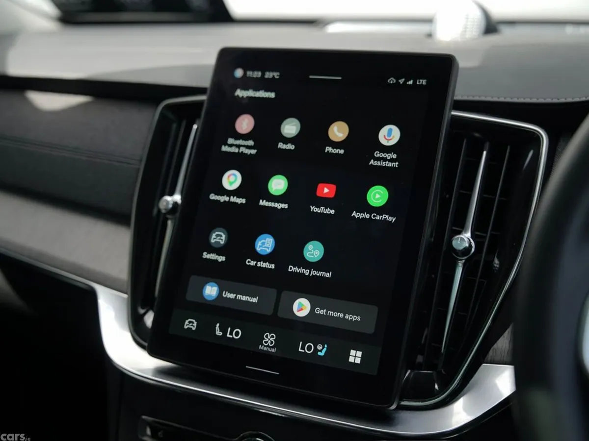 Volvo XC90 SUV, Petrol Plug-in Hybrid, 2025, Silver
