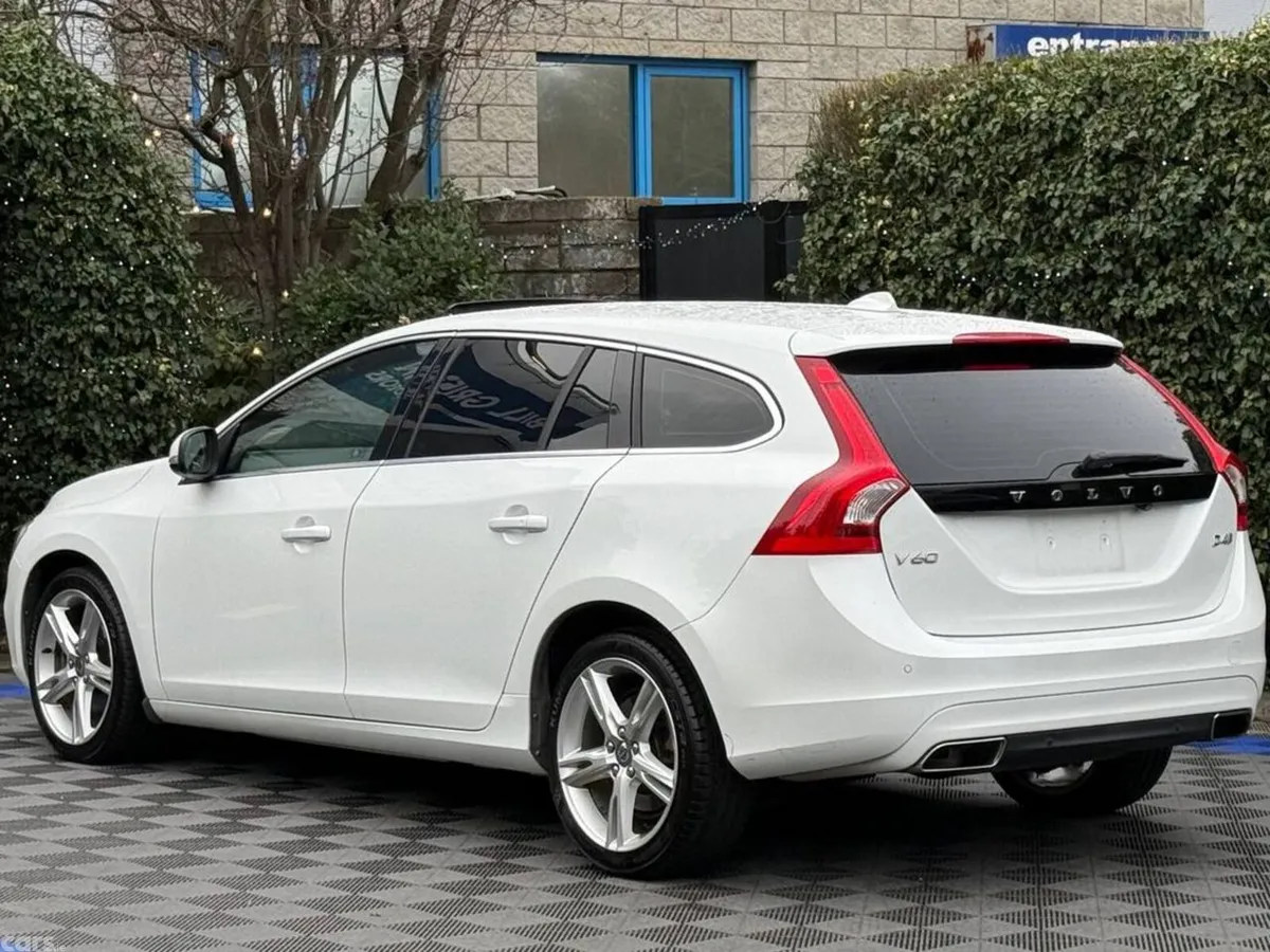 Volvo V60 Estate, Diesel, 2017, White
