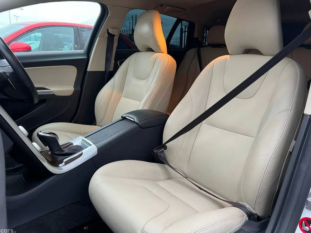 Volvo V60 Estate, Diesel, 2017, White