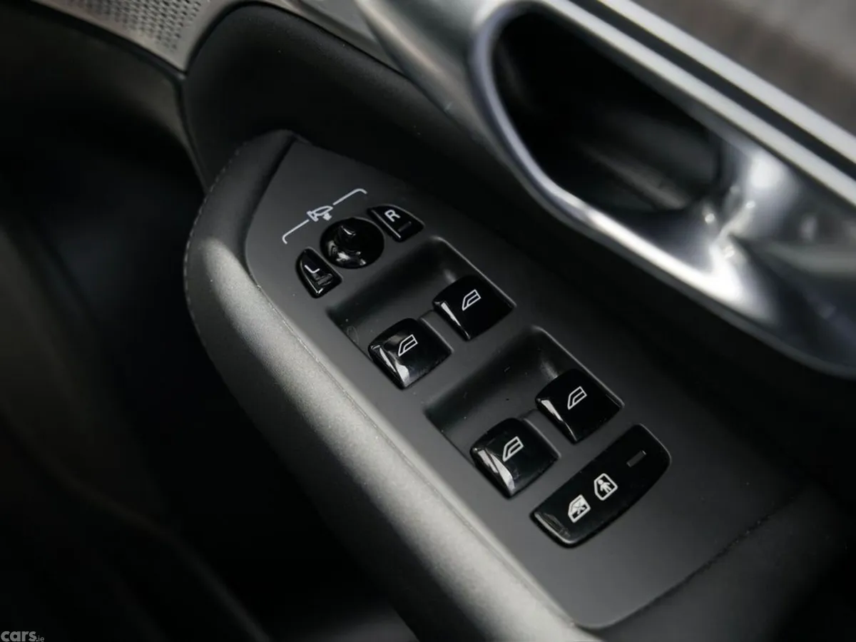 Volvo XC90 SUV, Petrol Plug-in Hybrid, 2025, Silver