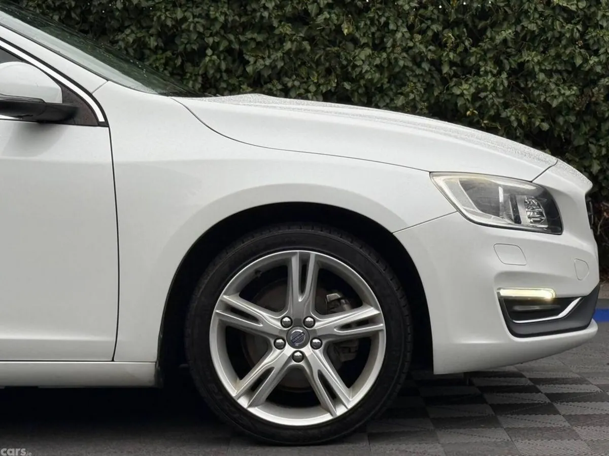 Volvo V60 Estate, Diesel, 2017, White