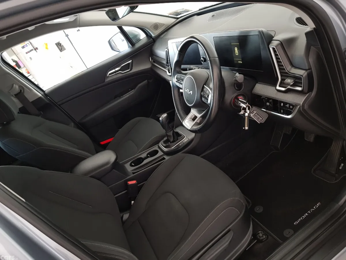 Kia Sportage MPV, Diesel, 2023, Grey