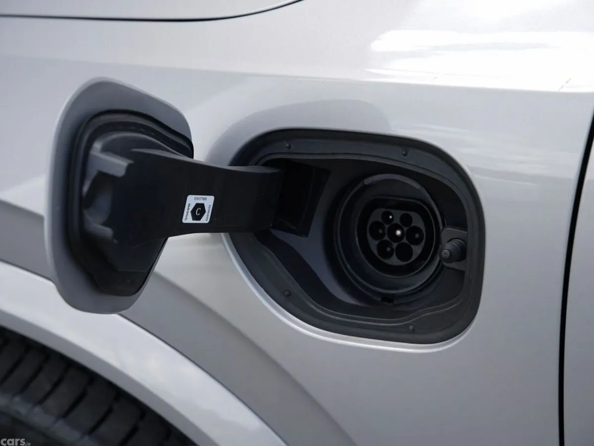Volvo XC90 SUV, Petrol Plug-in Hybrid, 2025, Silver