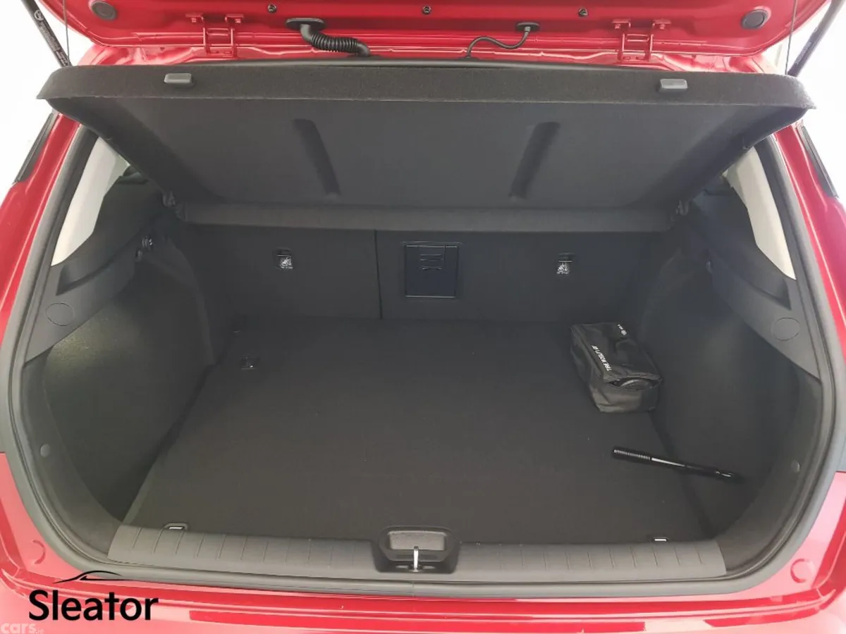 Kia K4 Hatchback, Petrol, 2026, Red