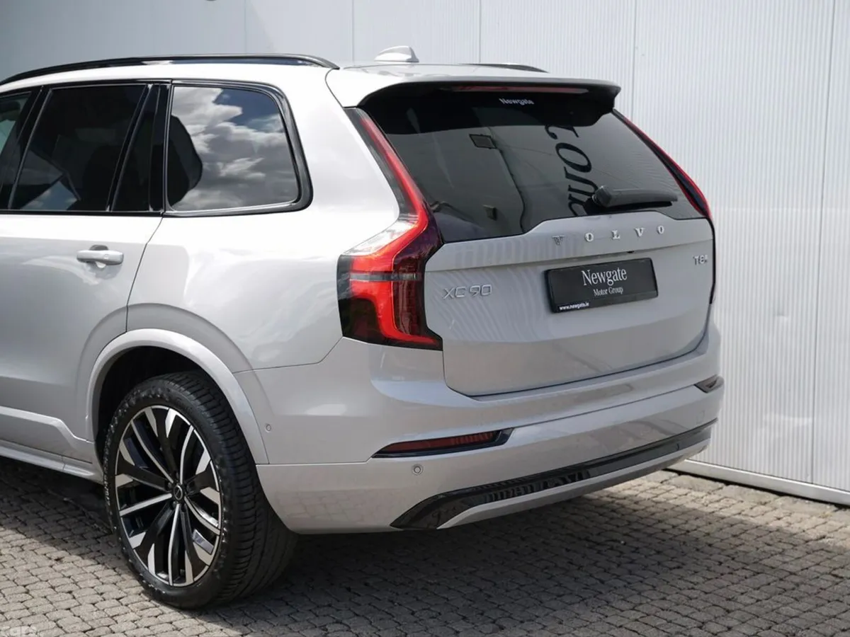 Volvo XC90 SUV, Petrol Plug-in Hybrid, 2025, Silver
