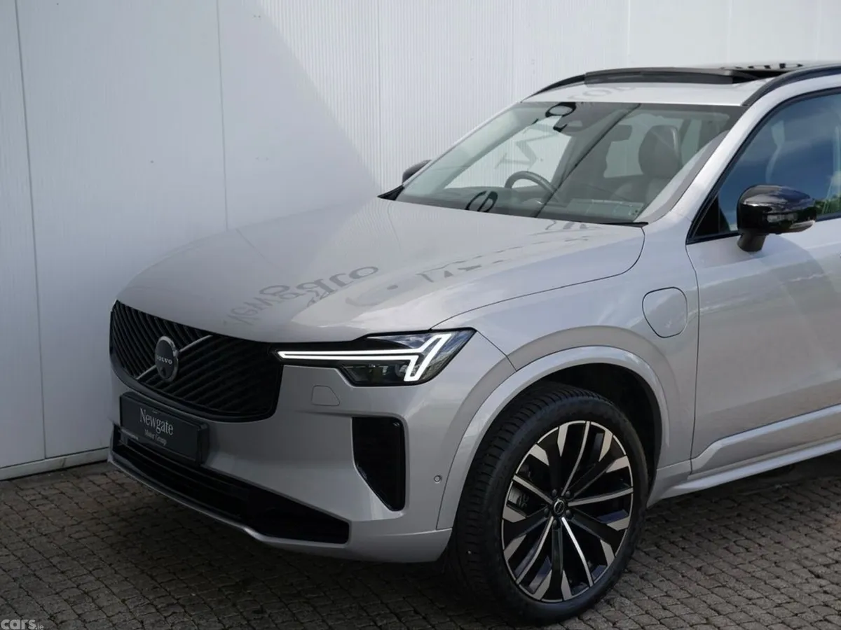 Volvo XC90 SUV, Petrol Plug-in Hybrid, 2025, Silver