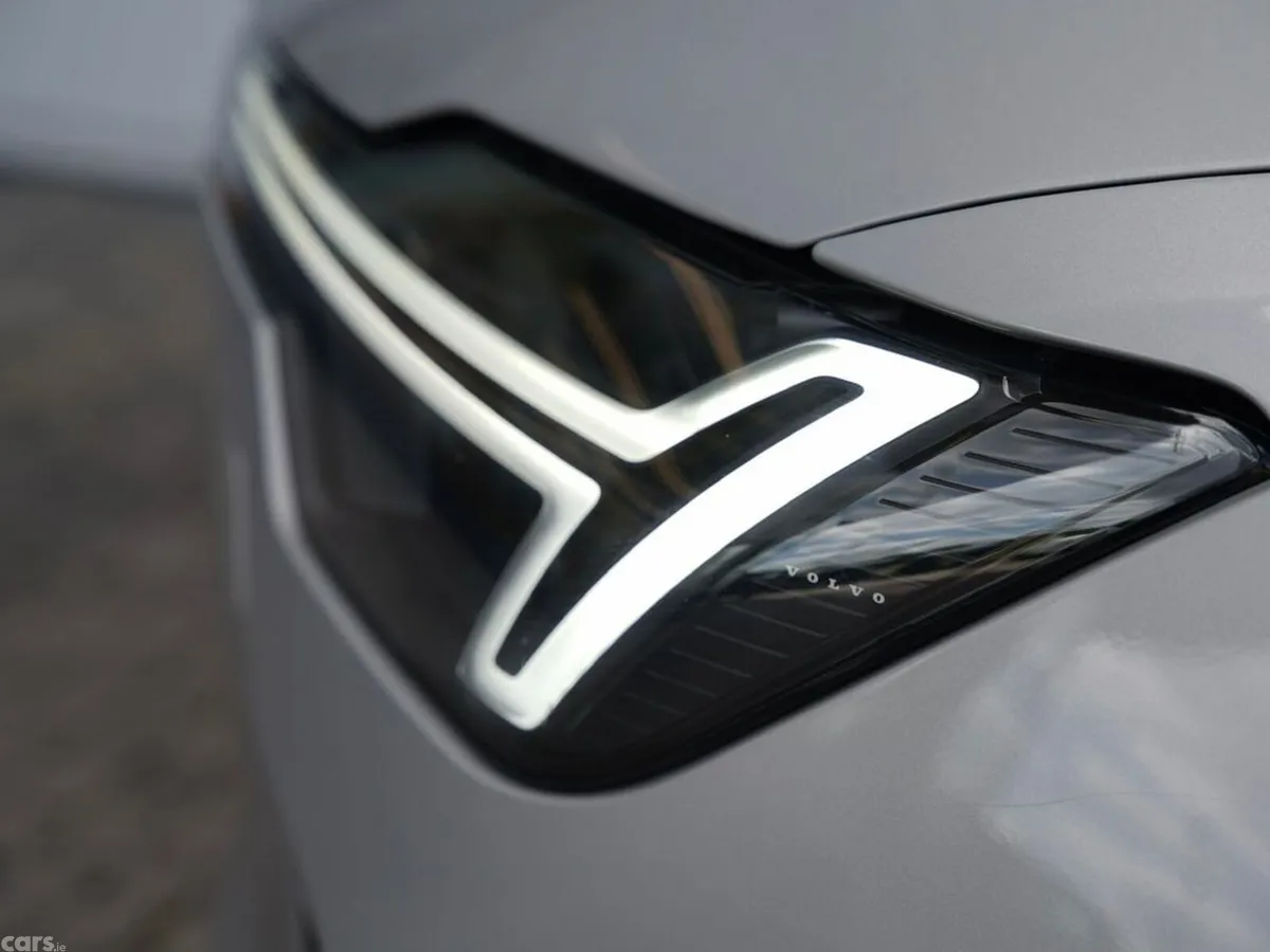 Volvo XC90 SUV, Petrol Plug-in Hybrid, 2025, Silver