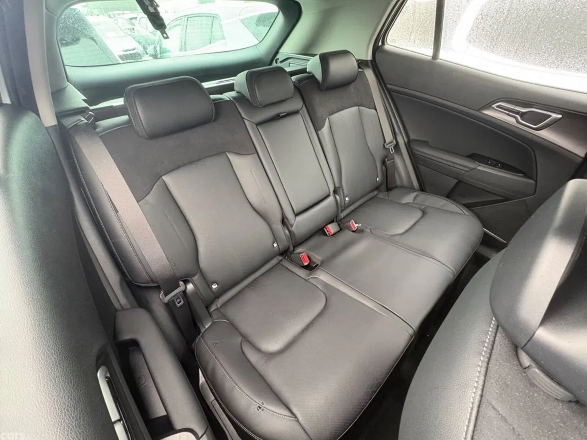 Kia Sportage SUV, Petrol Hybrid, 2027, White