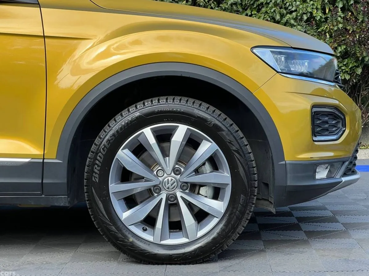 Volkswagen T-Roc SUV, Diesel, 2020, Gold