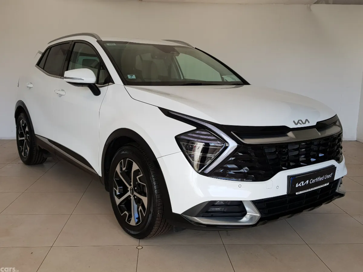 Kia Sportage MPV, Diesel Hybrid, 2023, White