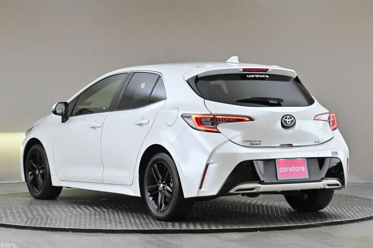 Toyota Corolla Hatchback, Petrol Hybrid, 2022, White