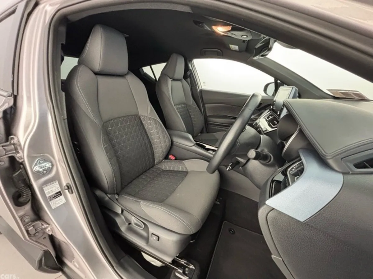 Toyota C-HR SUV, Petrol Hybrid, 2022, Grey