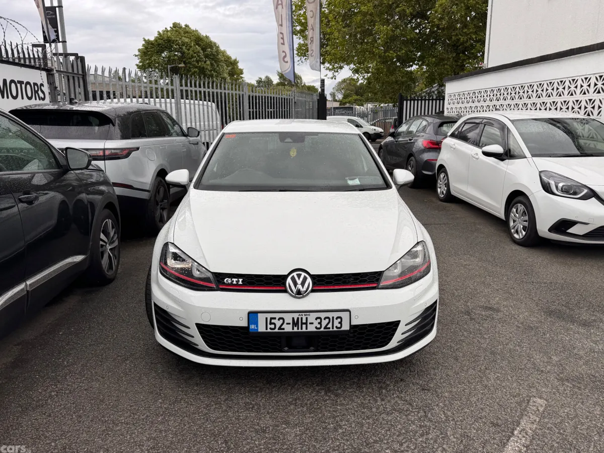 Volkswagen Golf Hatchback, Petrol, 2015, White