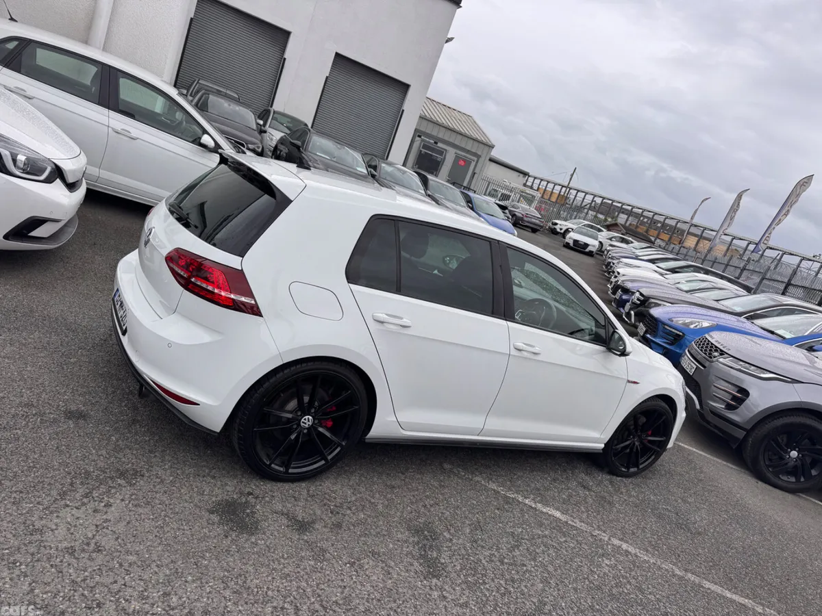 Volkswagen Golf Hatchback, Petrol, 2015, White