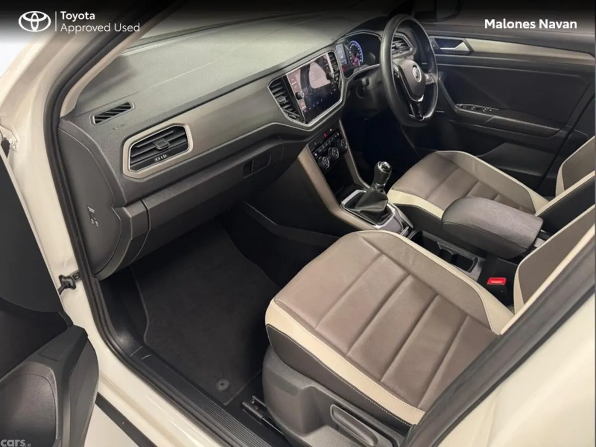 Volkswagen T-Roc Estate, Petrol, 2022, White