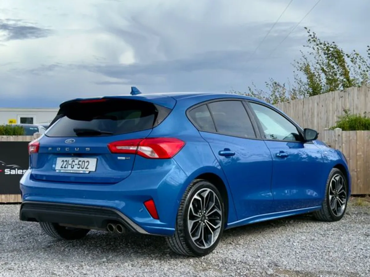 Ford Focus Hatchback, Petrol Hybrid, 2022, Blue