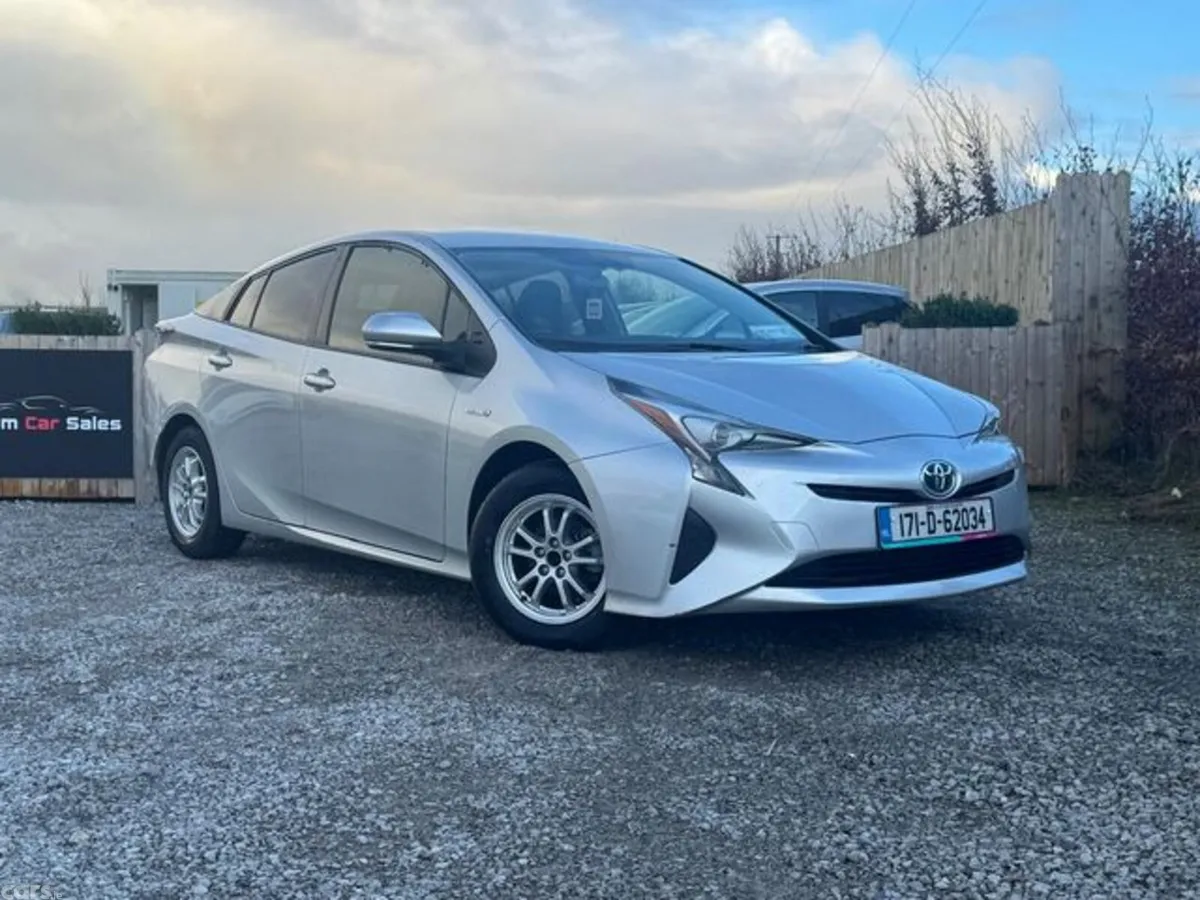 Toyota Prius Hatchback, Petrol Hybrid, 2017, Silver