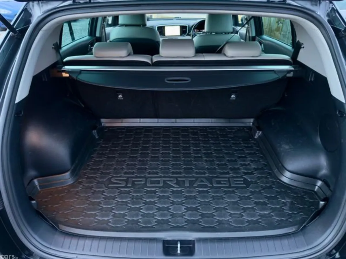 Kia Sportage MPV, Diesel Hybrid, 2021, Black