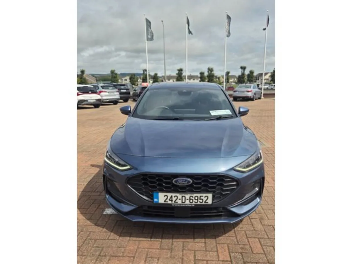 Ford Focus Hatchback, Petrol Hybrid, 2024, Blue