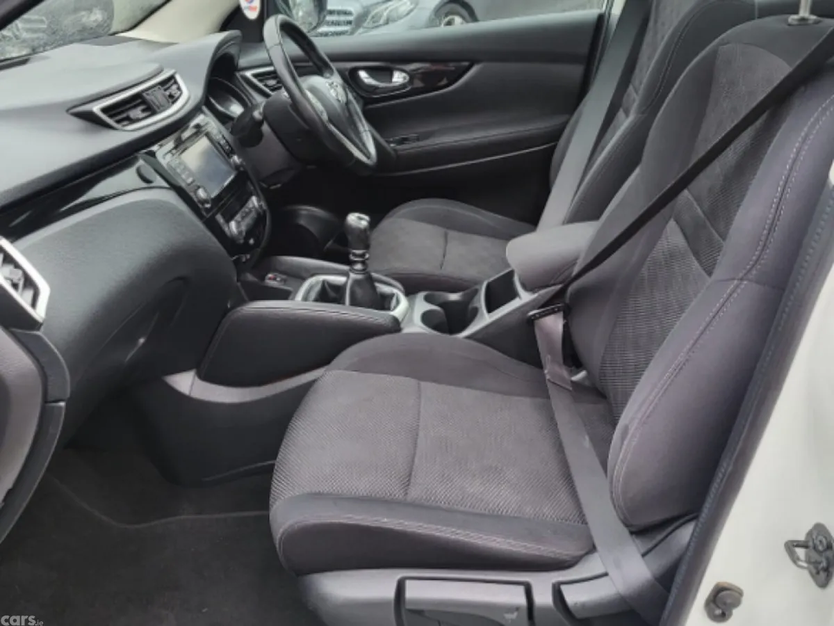Nissan Qashqai MPV, Diesel, 2017, White
