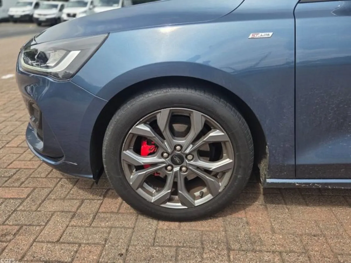 Ford Focus Hatchback, Petrol Hybrid, 2024, Blue