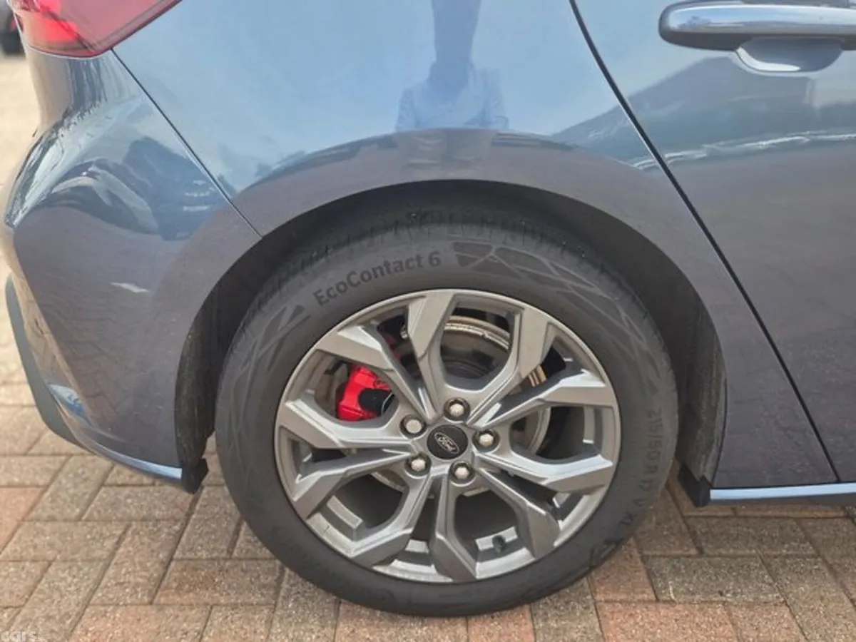 Ford Focus Hatchback, Petrol Hybrid, 2024, Blue