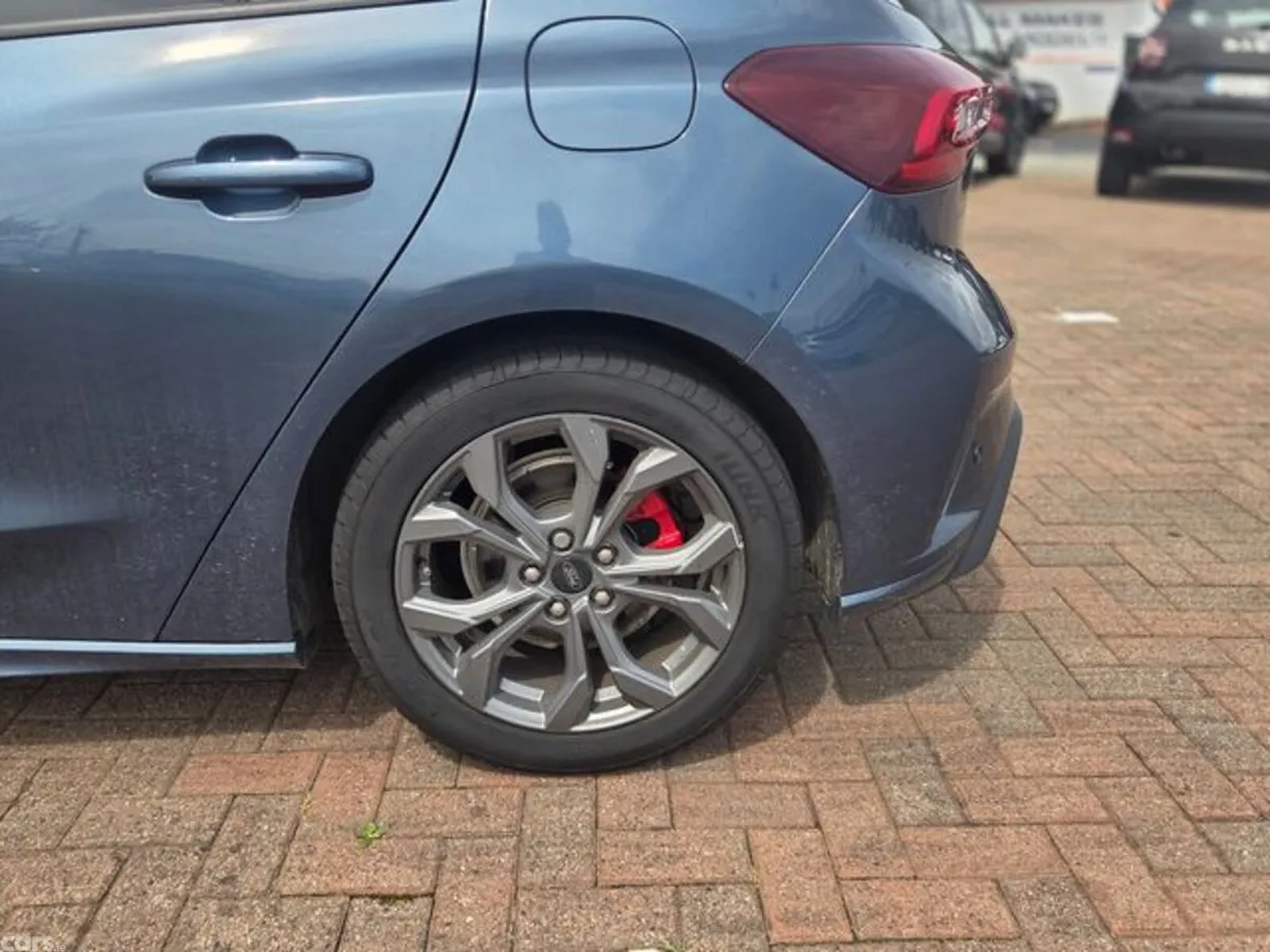 Ford Focus Hatchback, Petrol Hybrid, 2024, Blue