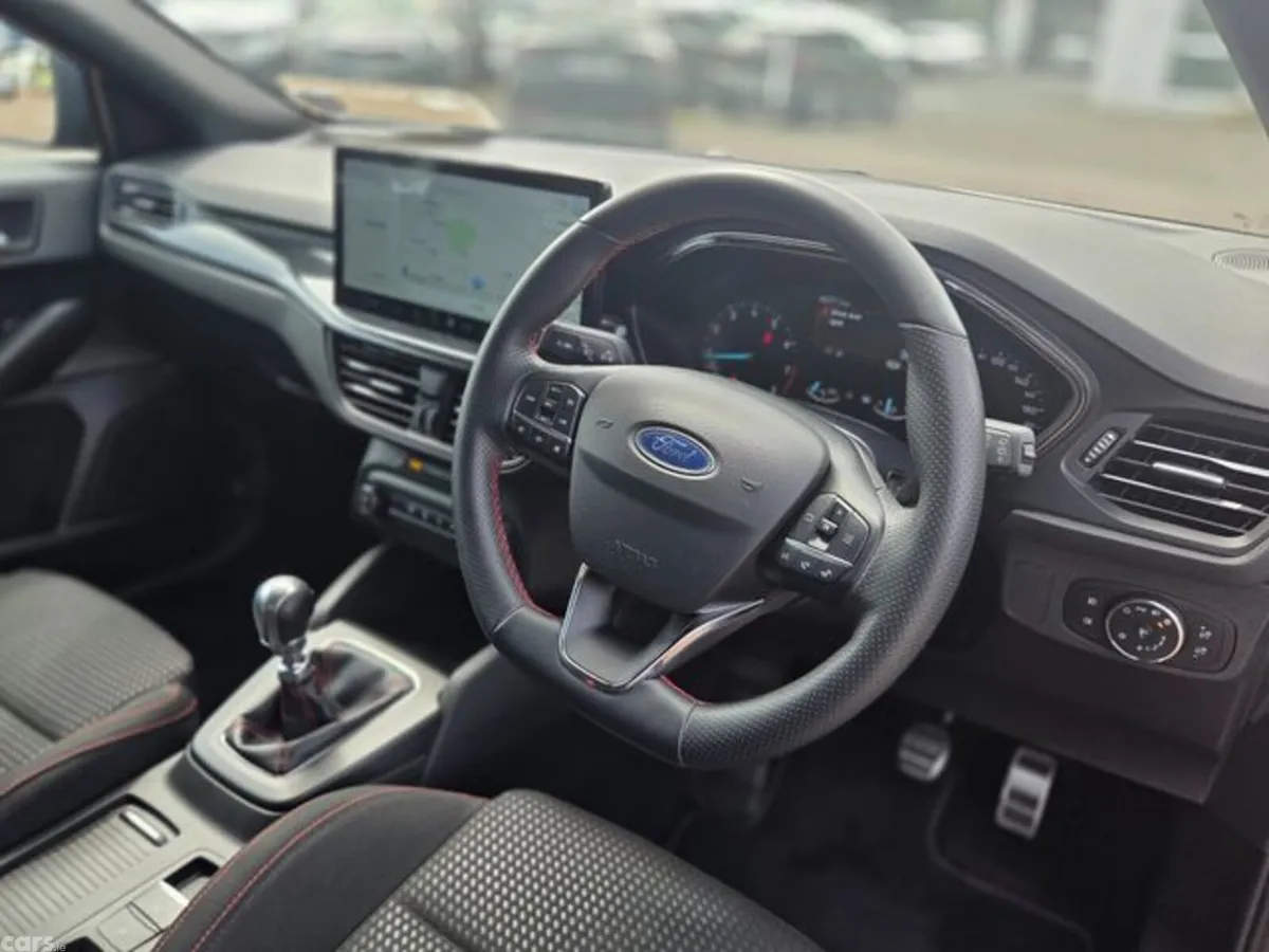 Ford Focus Hatchback, Petrol Hybrid, 2024, Blue