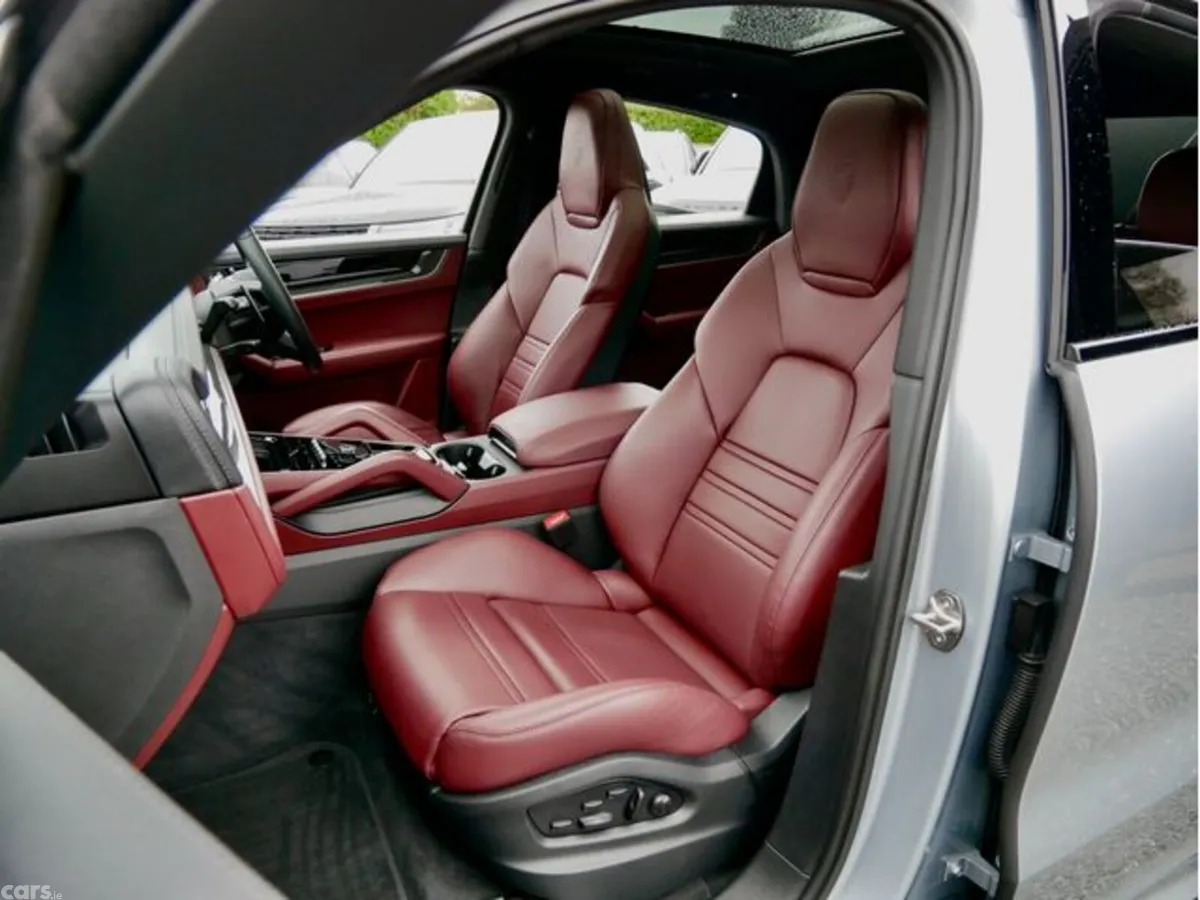 Porsche Cayenne SUV, Petrol Plug-in Hybrid, 2024, Grey