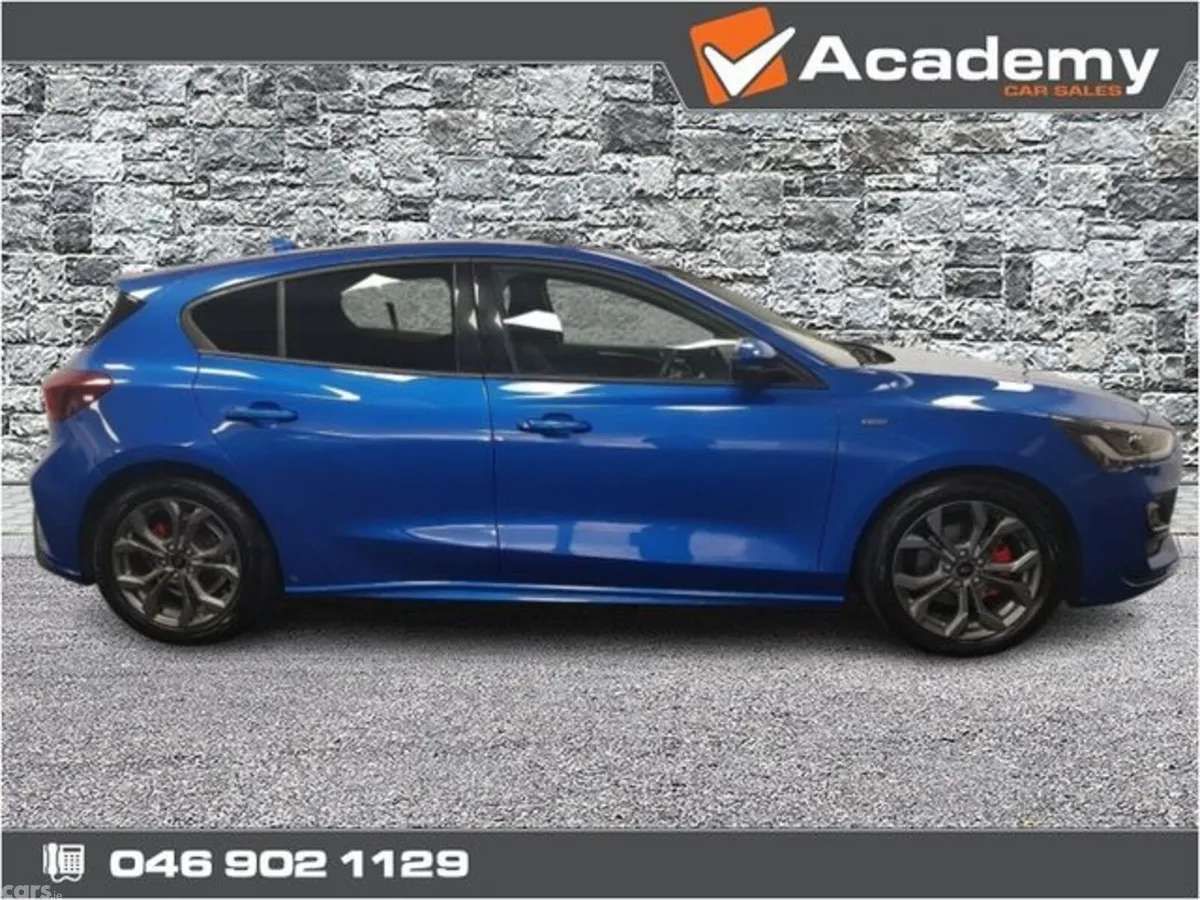 Ford Focus Hatchback, Petrol Hybrid, 2024, Blue