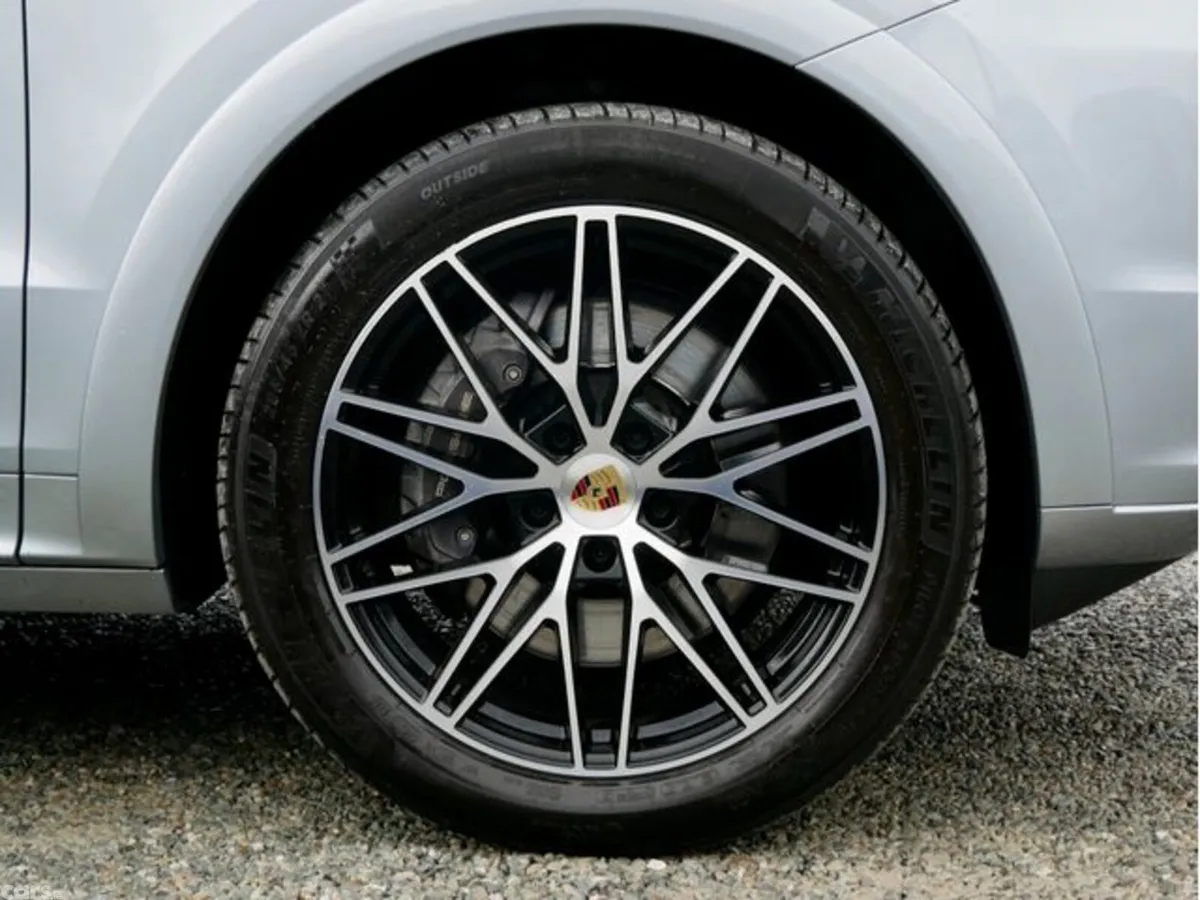 Porsche Cayenne SUV, Petrol Plug-in Hybrid, 2024, Grey