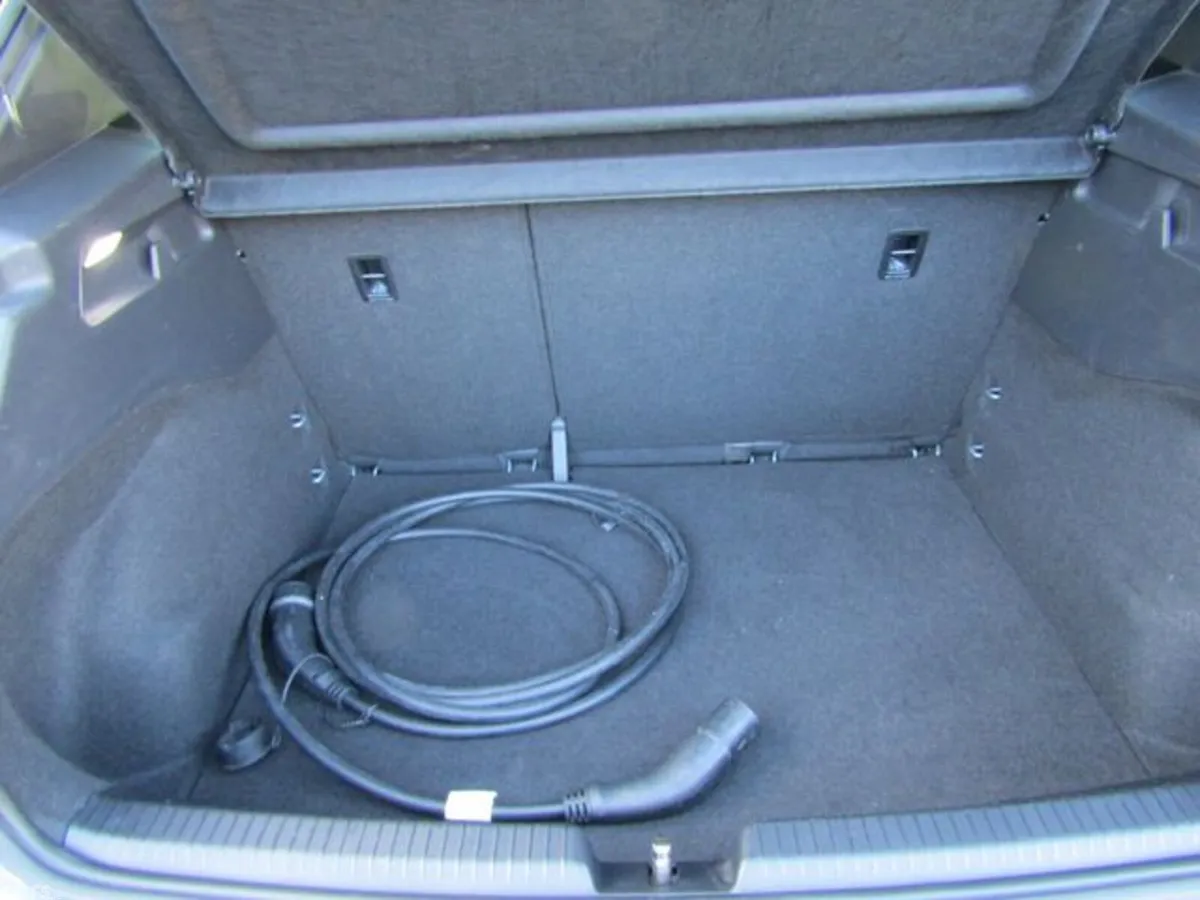 Volkswagen ID.3 Hatchback, Electric, 2021, Blue