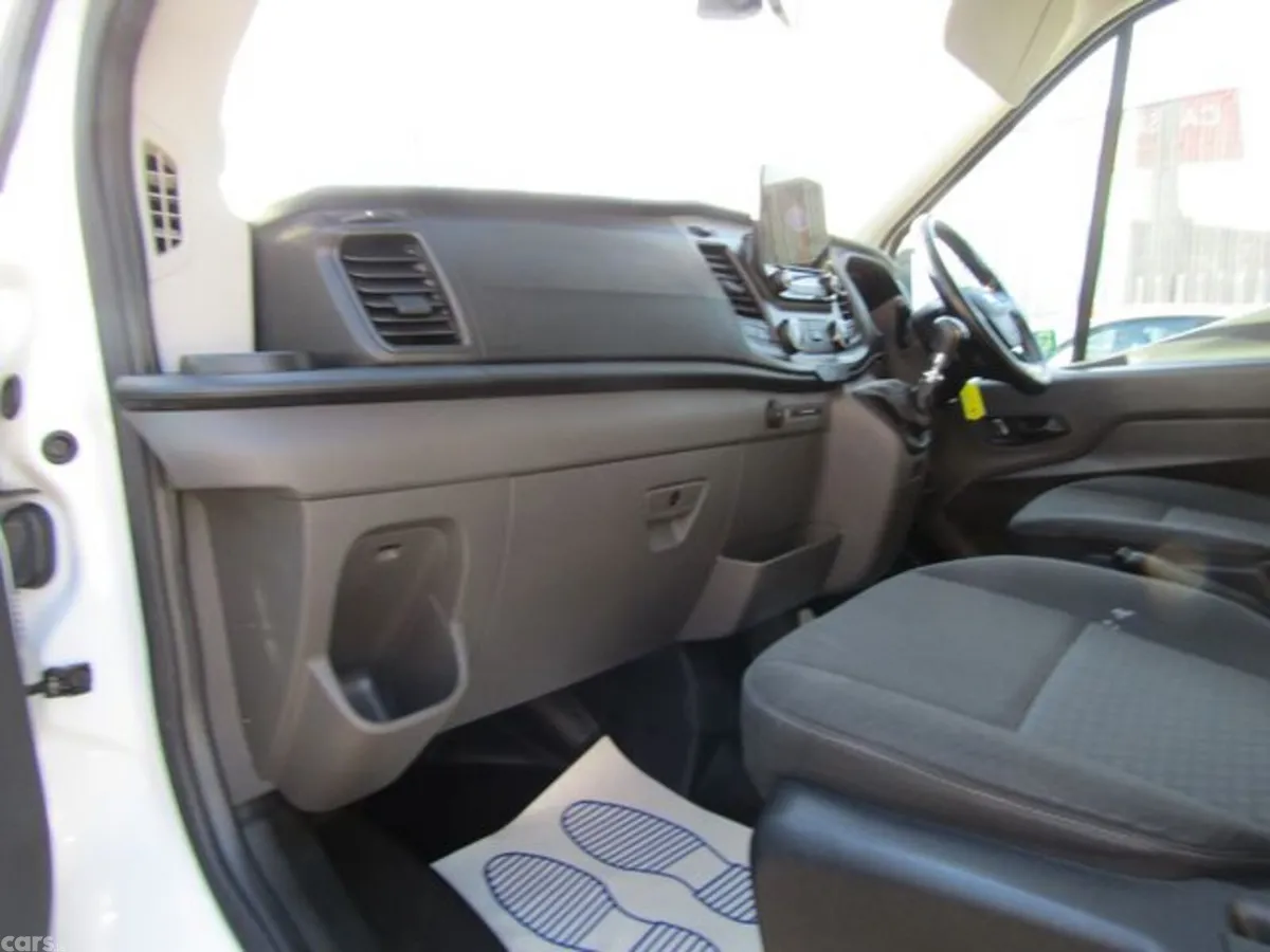 Ford Transit Minibus, Diesel, 2022, White