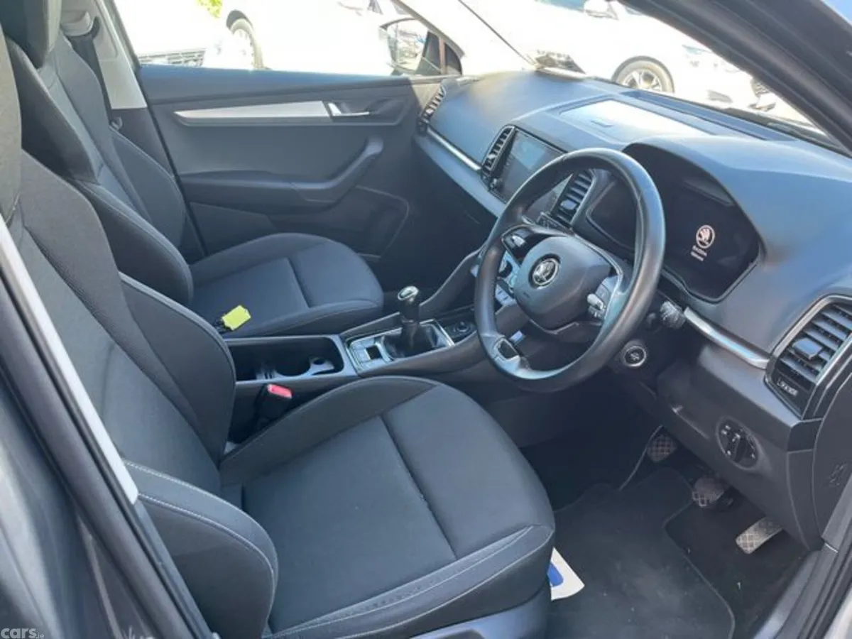 Skoda Karoq SUV, Diesel, 2023, Grey