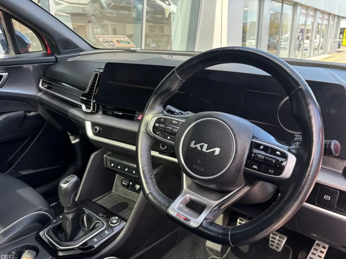 Kia Sportage MPV, Diesel Hybrid, 2024, Red